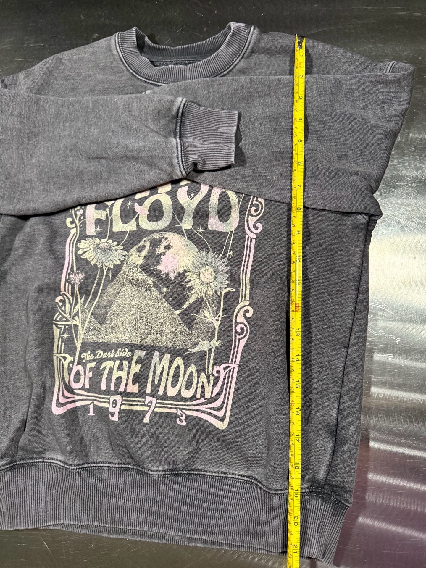 Pink Floyd Dark Side of the Moon 1973 Graphic Crewneck Sweatshirt Wash Grey Small 5