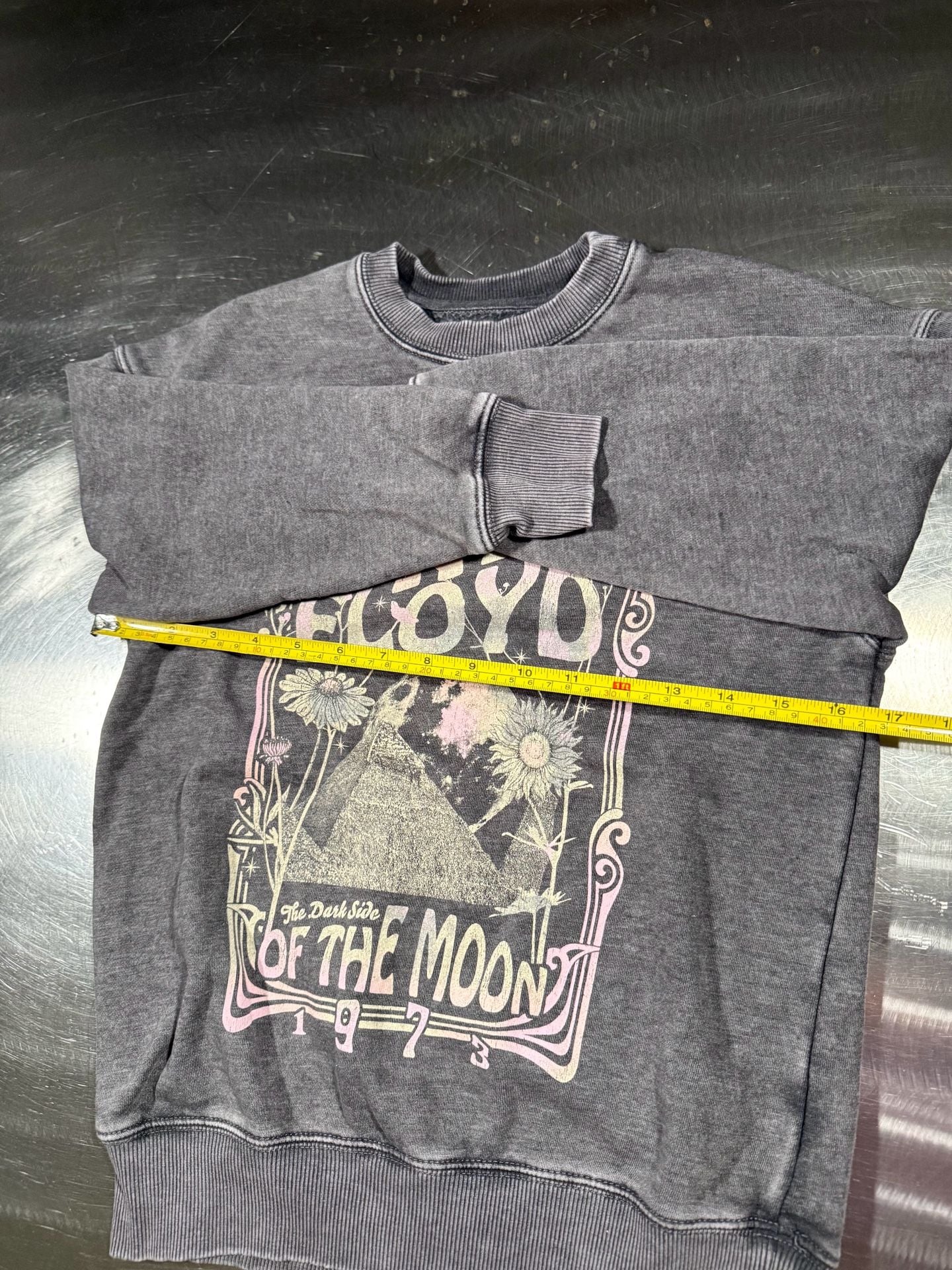 Pink Floyd Dark Side of the Moon 1973 Graphic Crewneck Sweatshirt Wash Grey Small 6