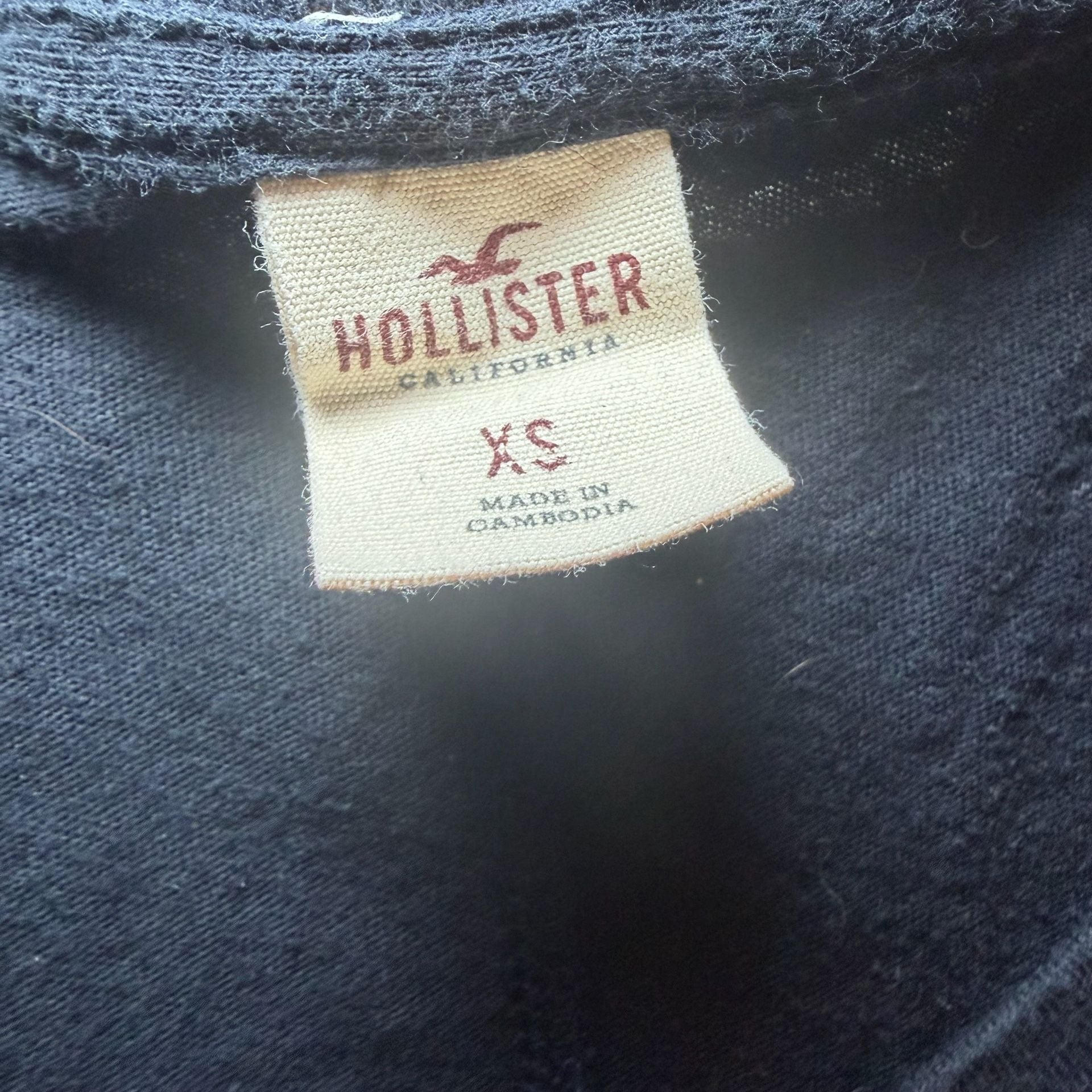Hollister 1922 Navy Graphic Baby Tee Y2K Fitted Stretch Top Women XS 15