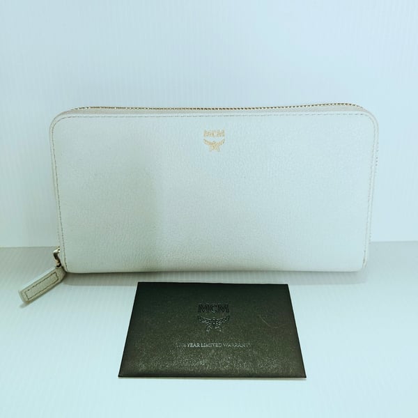 MCM White Pebbled Leather Logo Zip Around Wallet EUC 