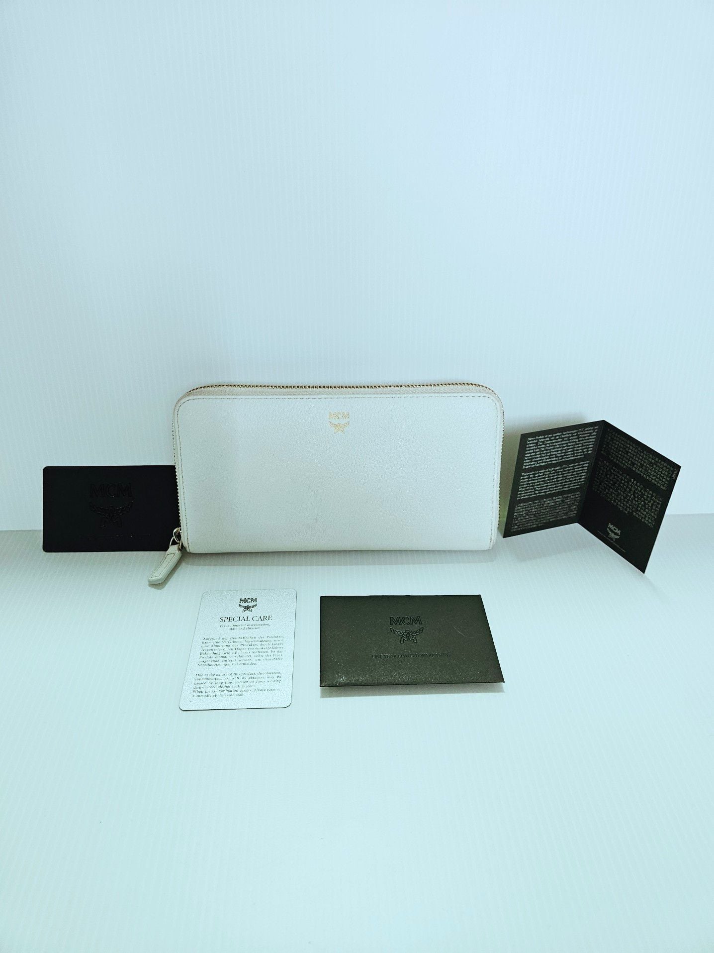 MCM White Pebbled Leather Logo Zip Around Wallet EUC  12
