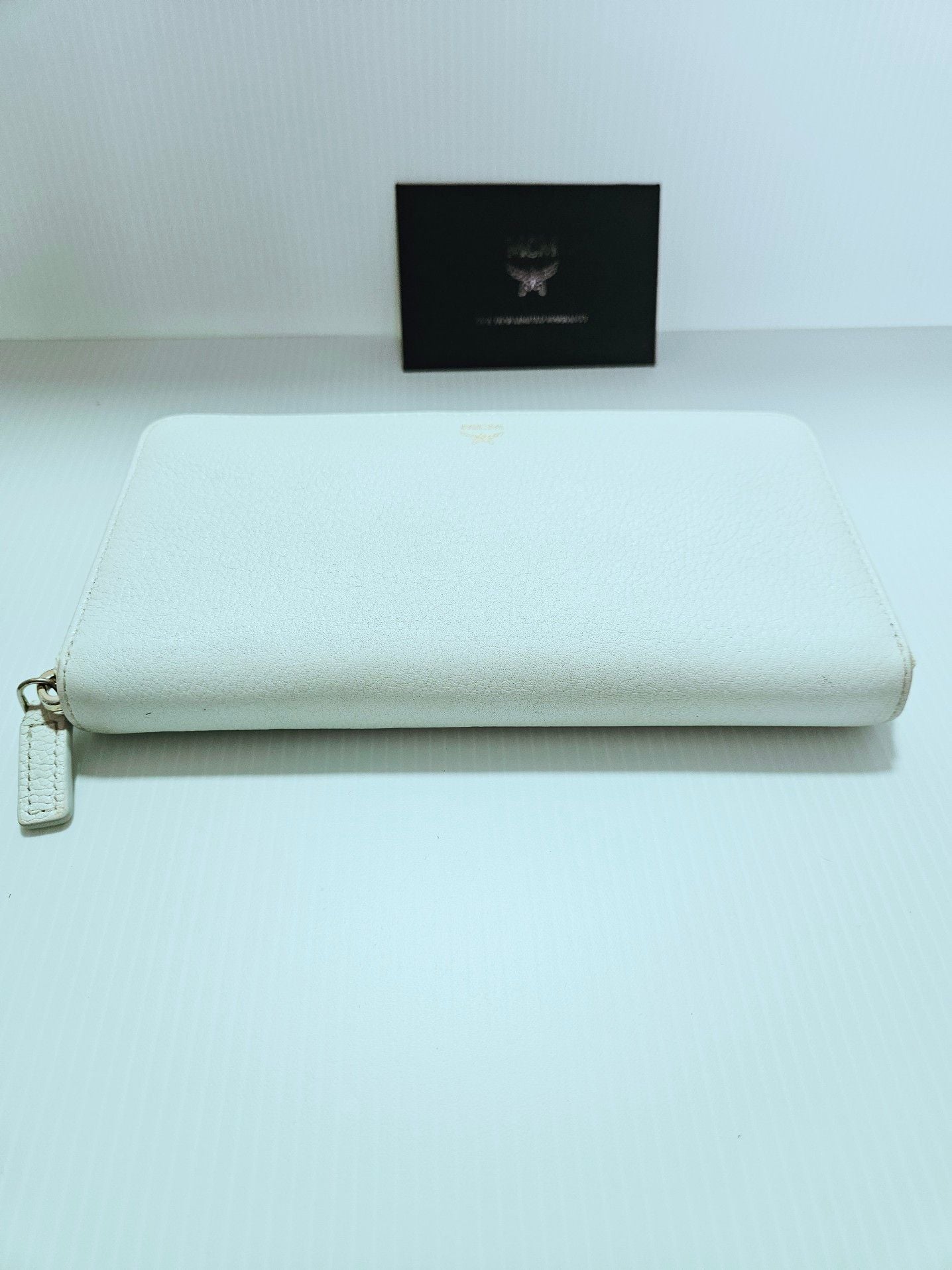 MCM White Pebbled Leather Logo Zip Around Wallet EUC  15