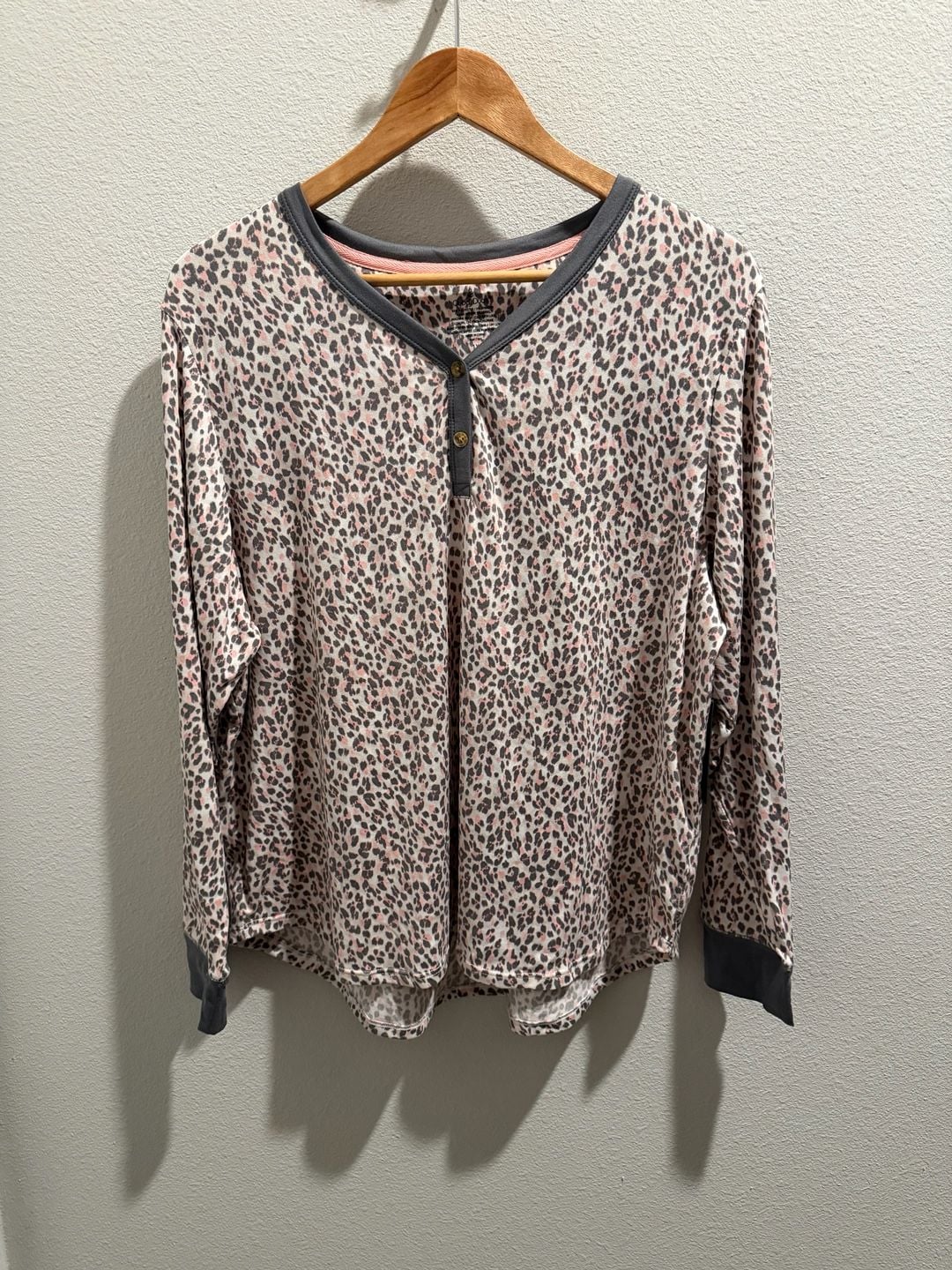 Cuddl Duds Leopard Print 2-Piece Pajama Set Henley Top & Joggers Size 1X 1