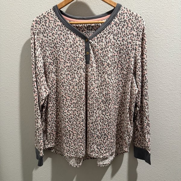 Cuddl Duds Leopard Print 2-Piece Pajama Set Henley Top & Joggers Size 1X