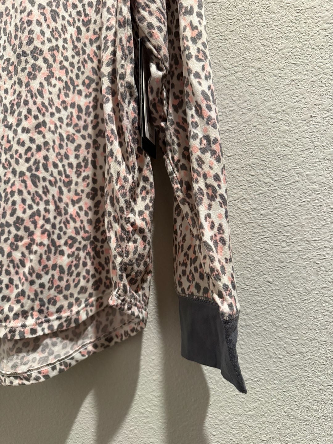 Cuddl Duds Leopard Print 2-Piece Pajama Set Henley Top & Joggers Size 1X 4