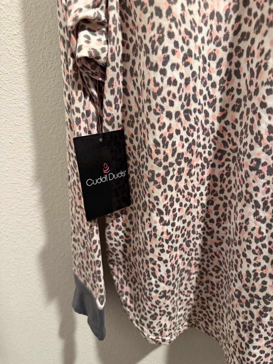 Cuddl Duds Leopard Print 2-Piece Pajama Set Henley Top & Joggers Size 1X 6