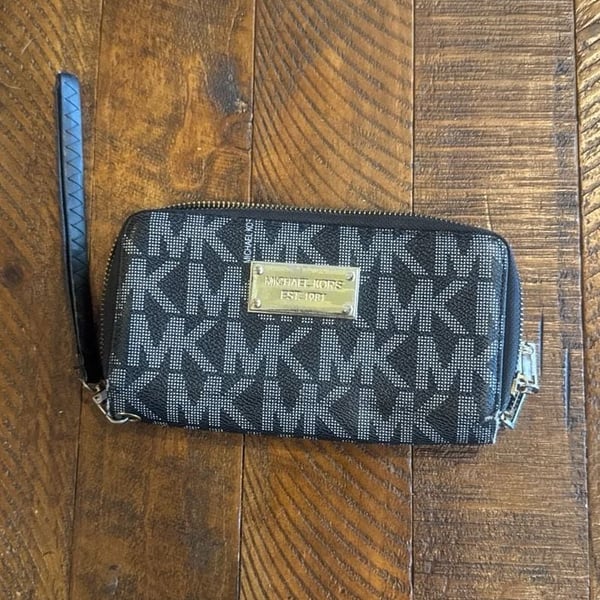 Michael Kors Signature Logo Double Zip Wristlet Wallet Black/Grey