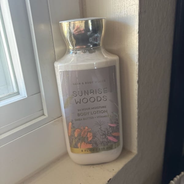 Bath & Body Works Sunrise Woods 24 Hour Moisture Body Lotion 8 fl oz