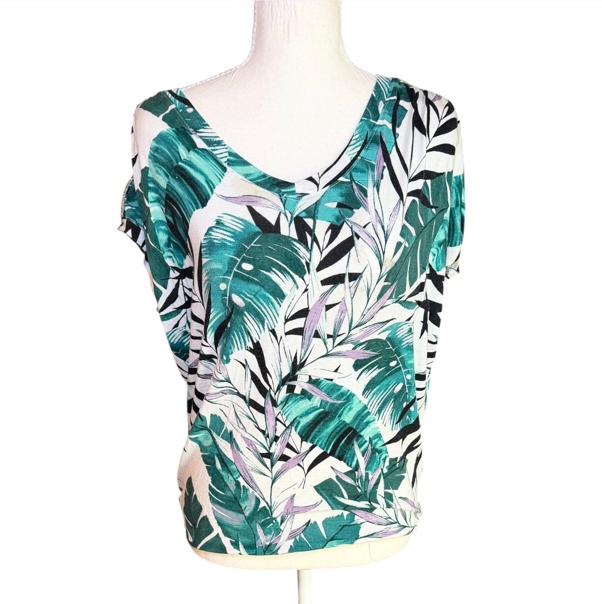 Jennifer Lopez Tropical Leaf Print Blouse Rhinestone Shoulder Small 2