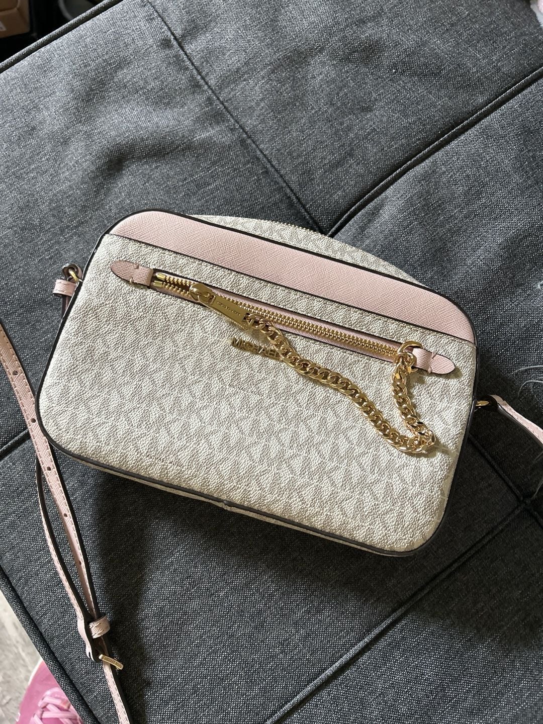 Michael Kors Jet Set Large East West Crossbody Bag Vanilla Pink with Chain Detail 1