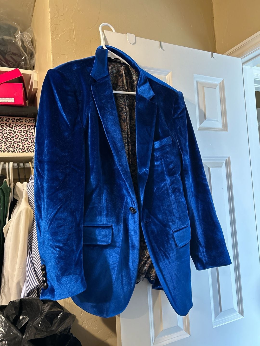 COOFANDY Men's Royal Blue Velvet Blazer with Paisley Lining 1