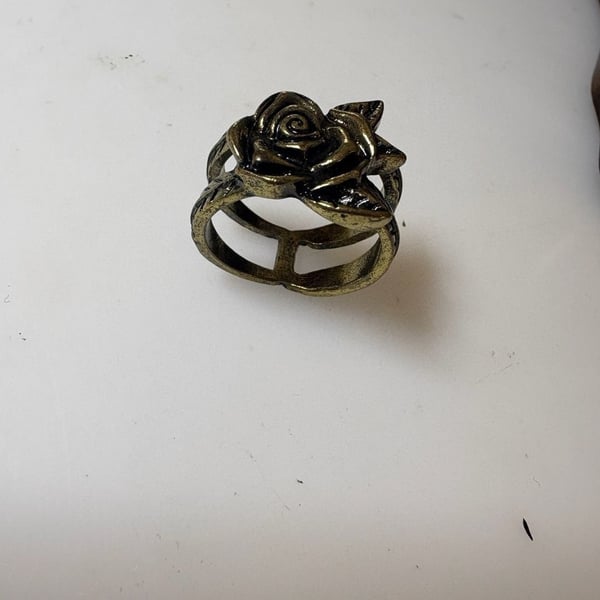 Antique Brass Tone Carved Rose Double Band Ring