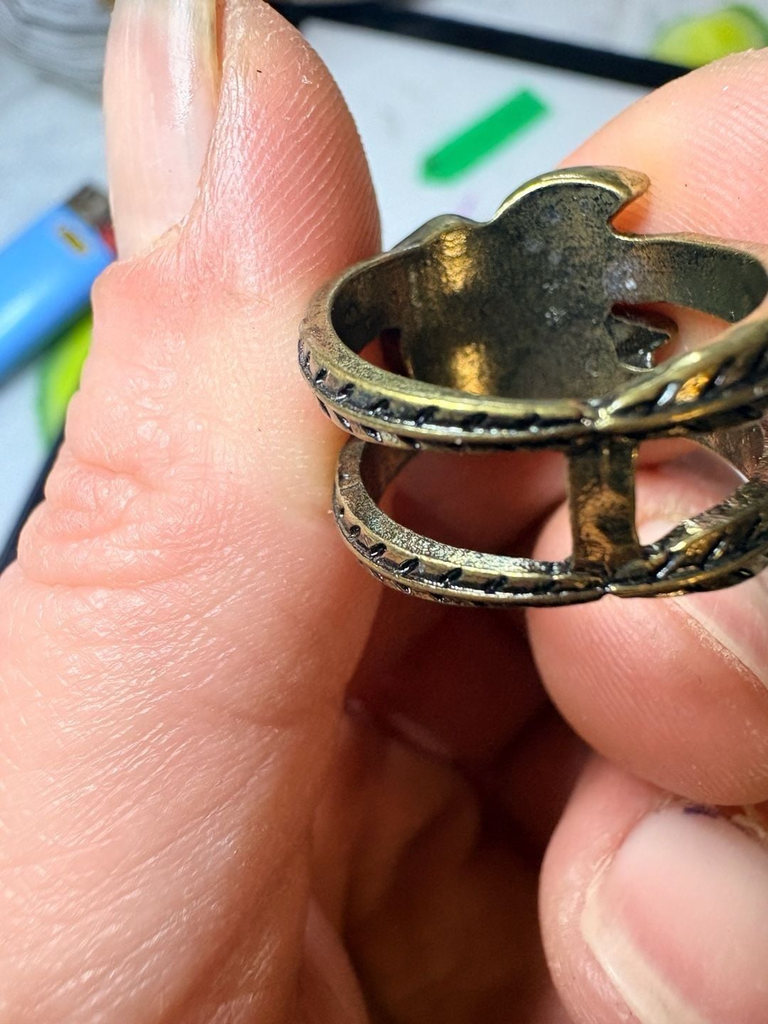 Antique Brass Tone Carved Rose Double Band Ring 7