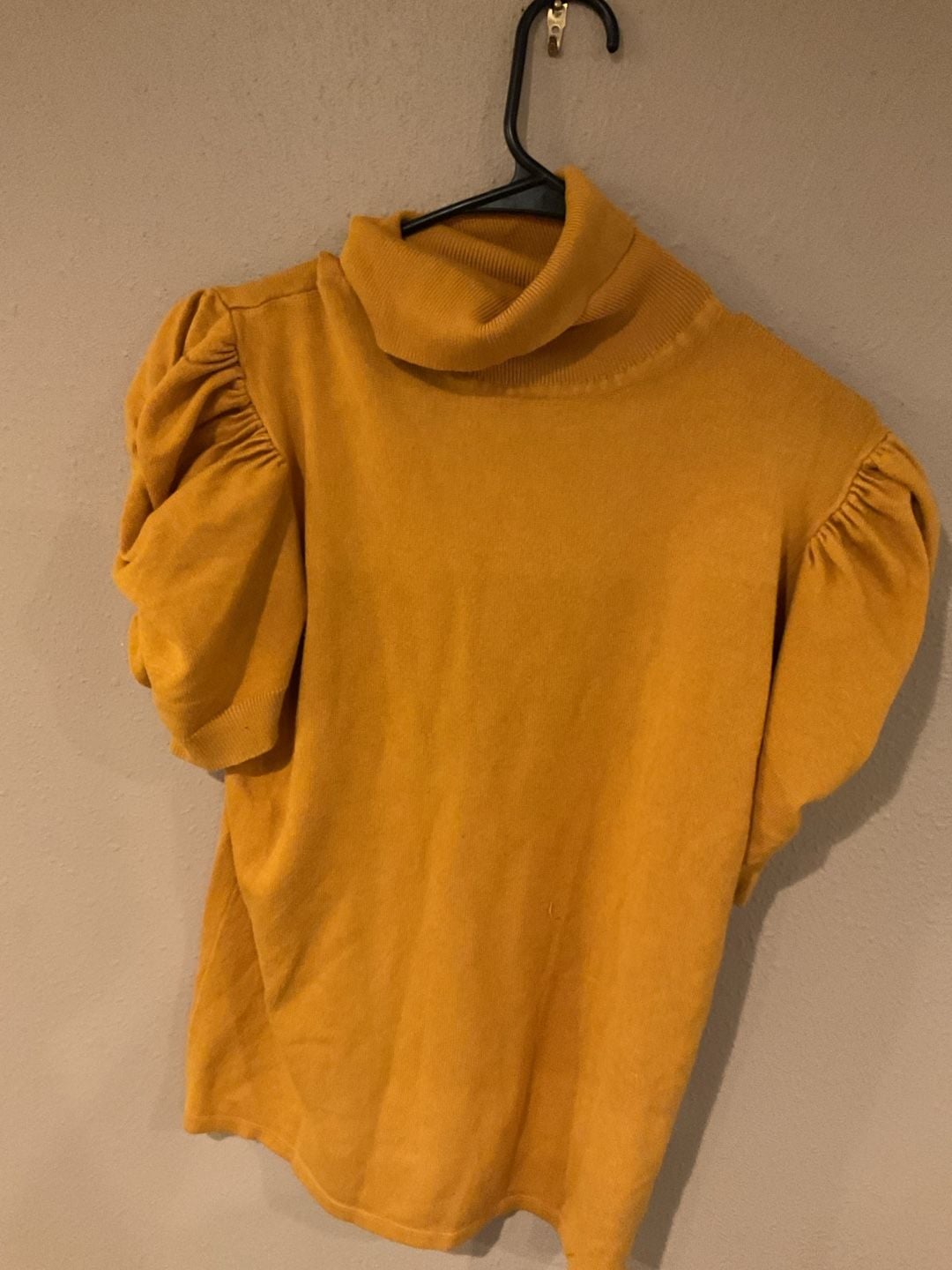 80 Park Mustard Yellow Puff Short Sleeve Turtleneck Sweater Size L 2