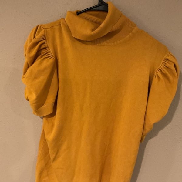 80 Park Mustard Yellow Puff Short Sleeve Turtleneck Sweater Size L