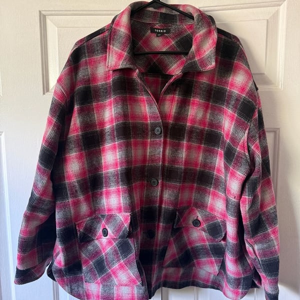 Torrid Pink and Black Plaid Flannel Shacket Size 1