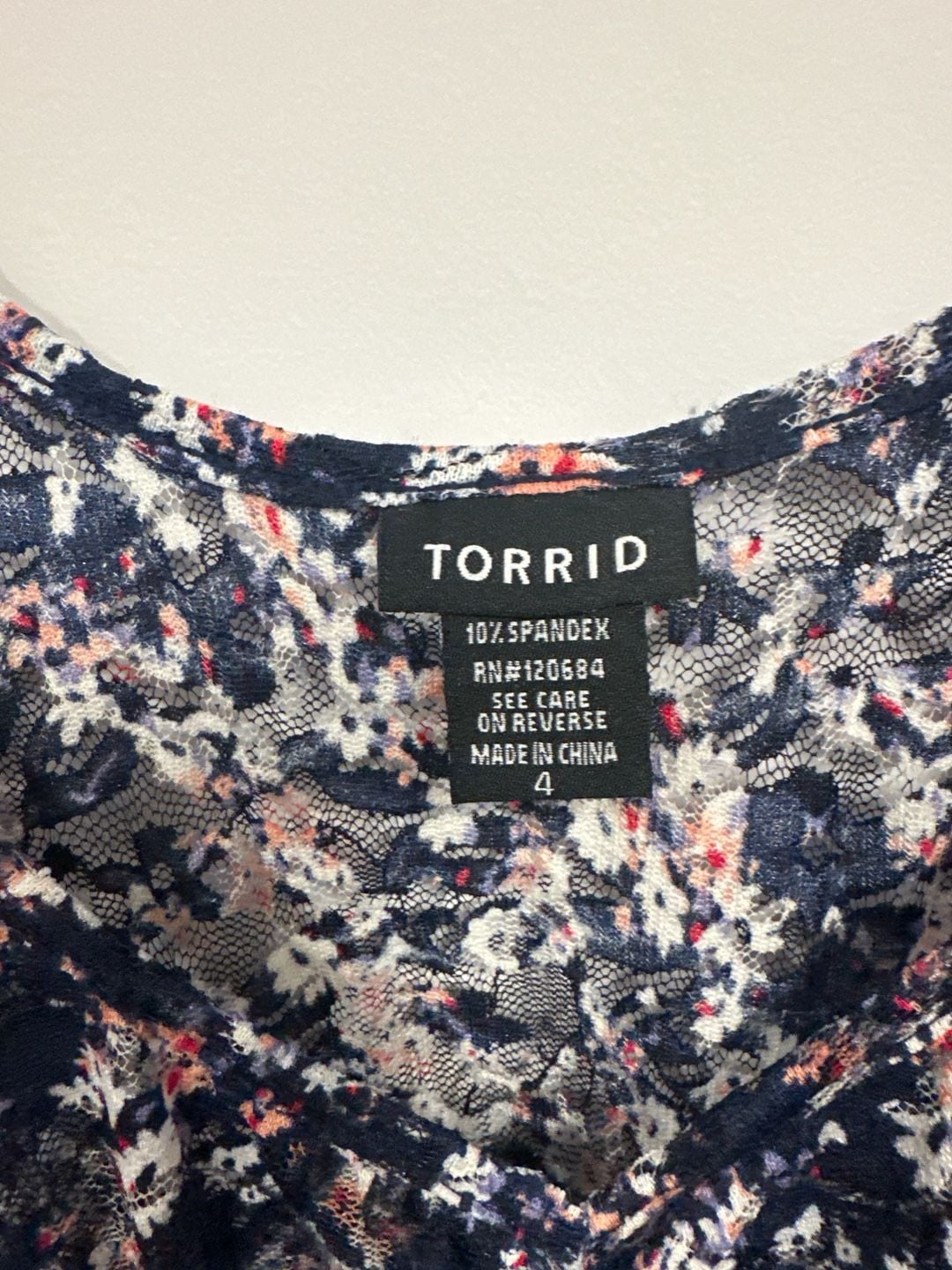 Torrid Navy Floral Lace Short Sleeve Scoop Neck Top Size 4 2