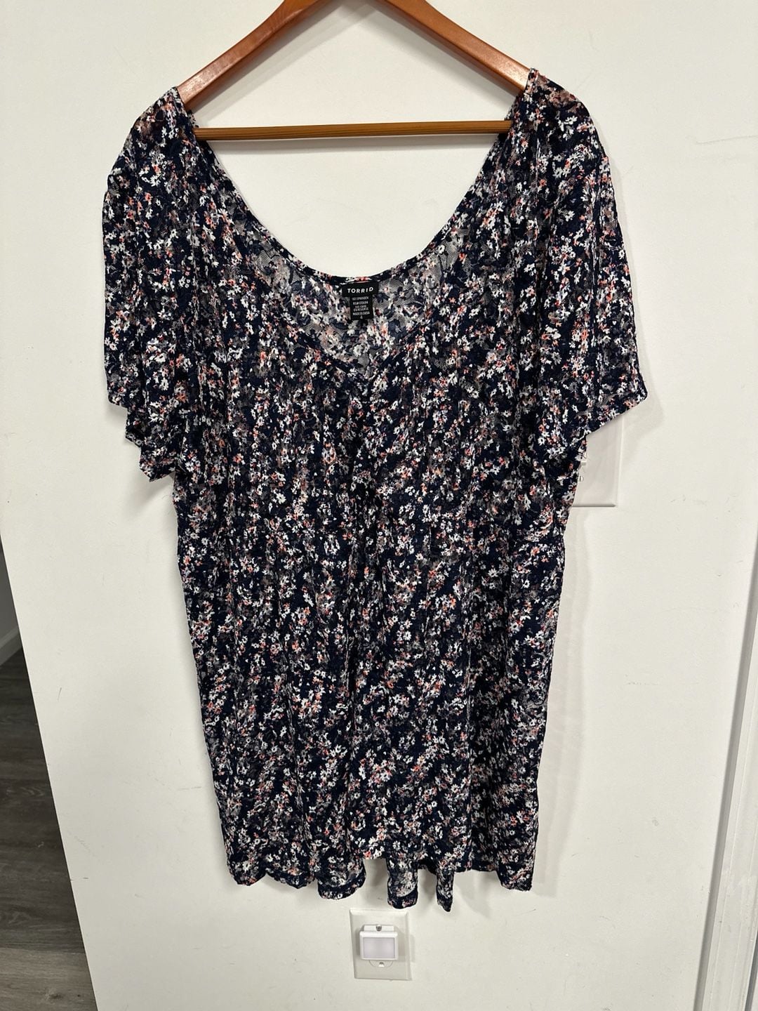 Torrid Navy Floral Lace Short Sleeve Scoop Neck Top Size 4 3