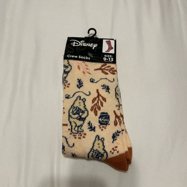Disney Winnie the Pooh Classic Sketch Crew Socks Size 9-13