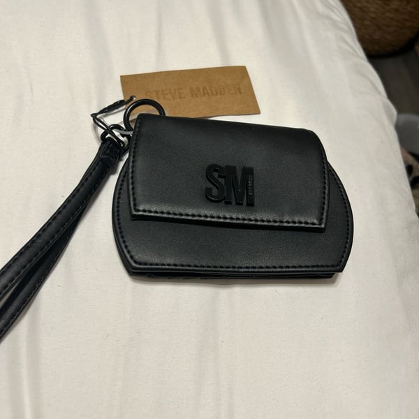 Steve Madden Black Faux Leather Logo Wristlet Card Case Wallet