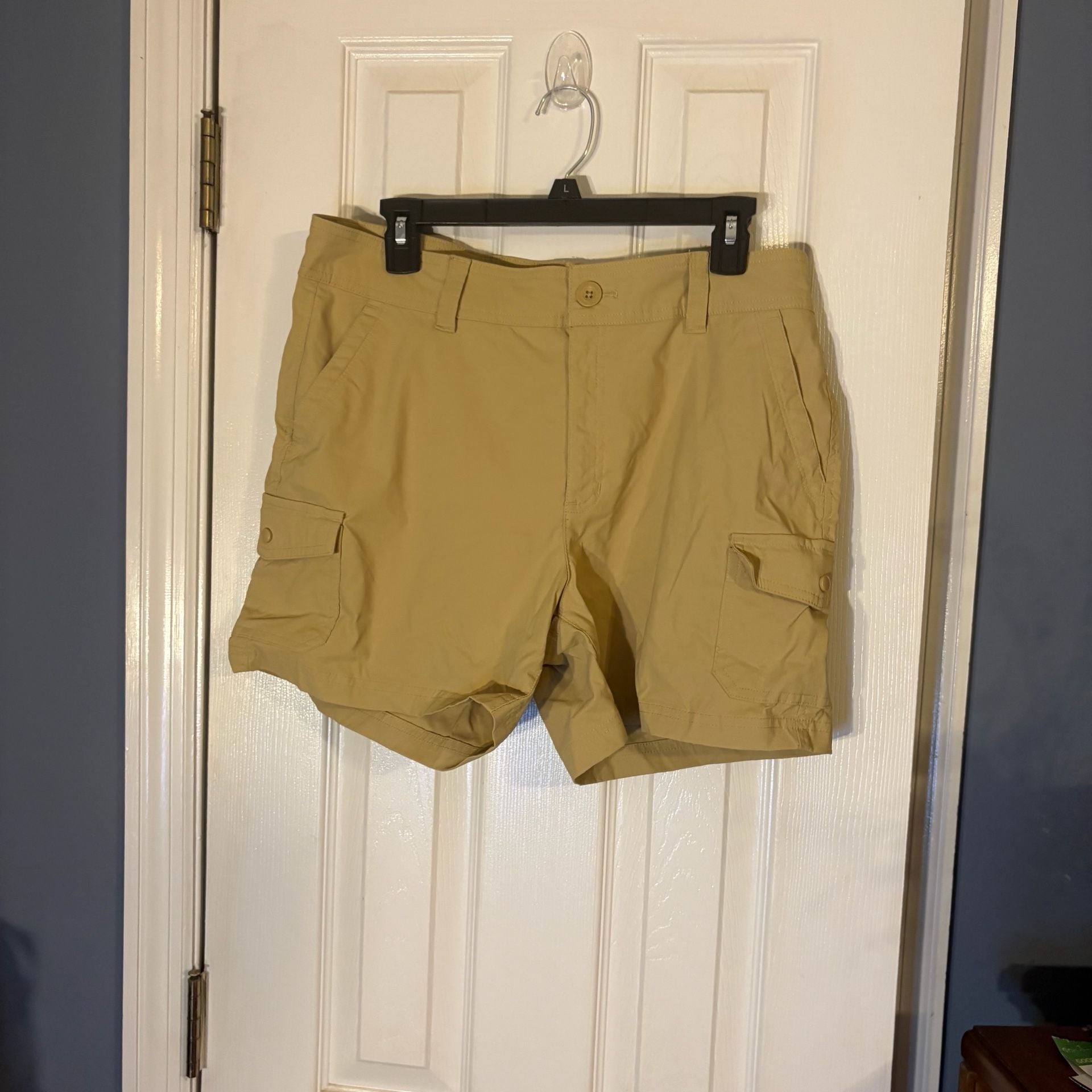 Eddie Bauer Women's Horizon Cargo Shorts Size 12 Khaki 2