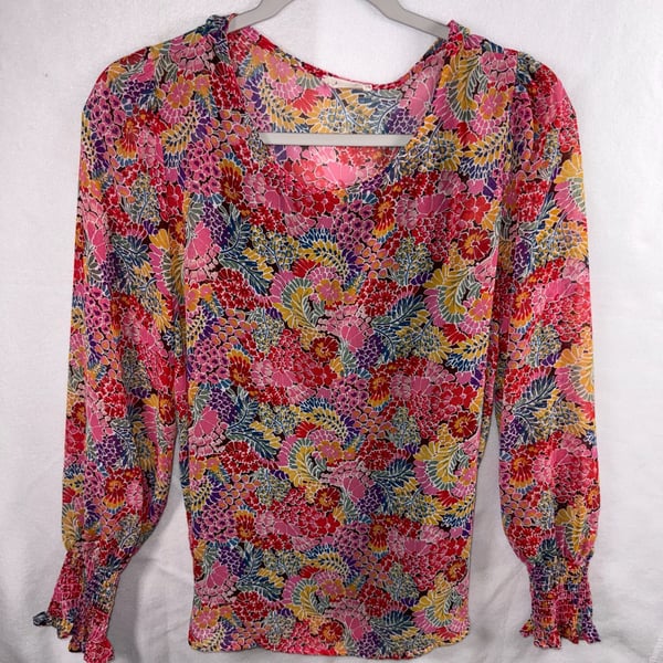 Les Amis Vibrant Floral Print Blouse with Smocked Cuffs - Medium