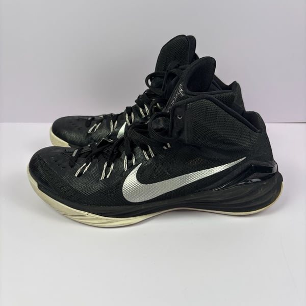 Nike Hyperquickness 2015 Black and Metallic Silver Basketball Shoes