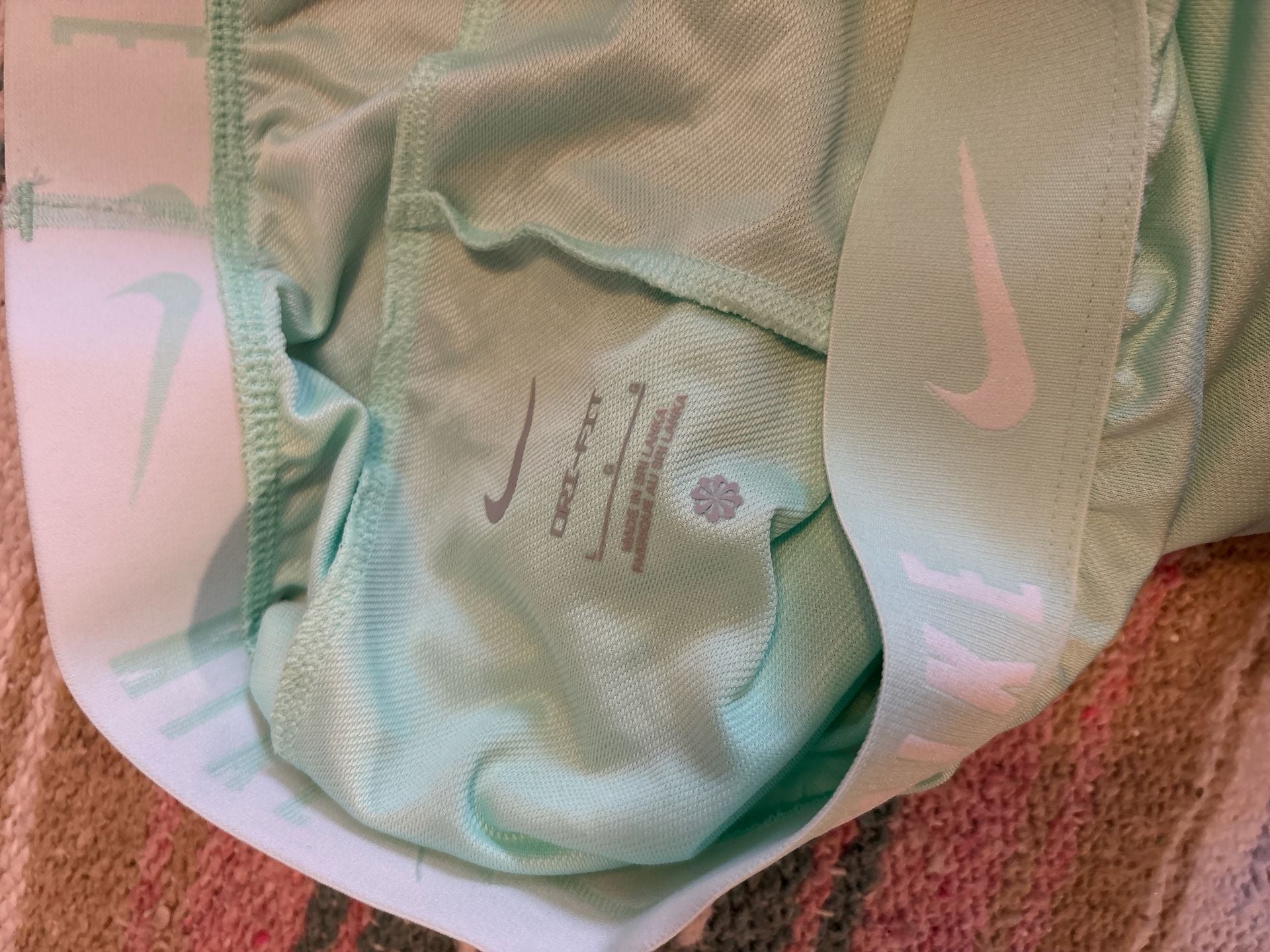 H: Nike Women's Dri-FIT High-Rise Training Shorts Mint Green large 4