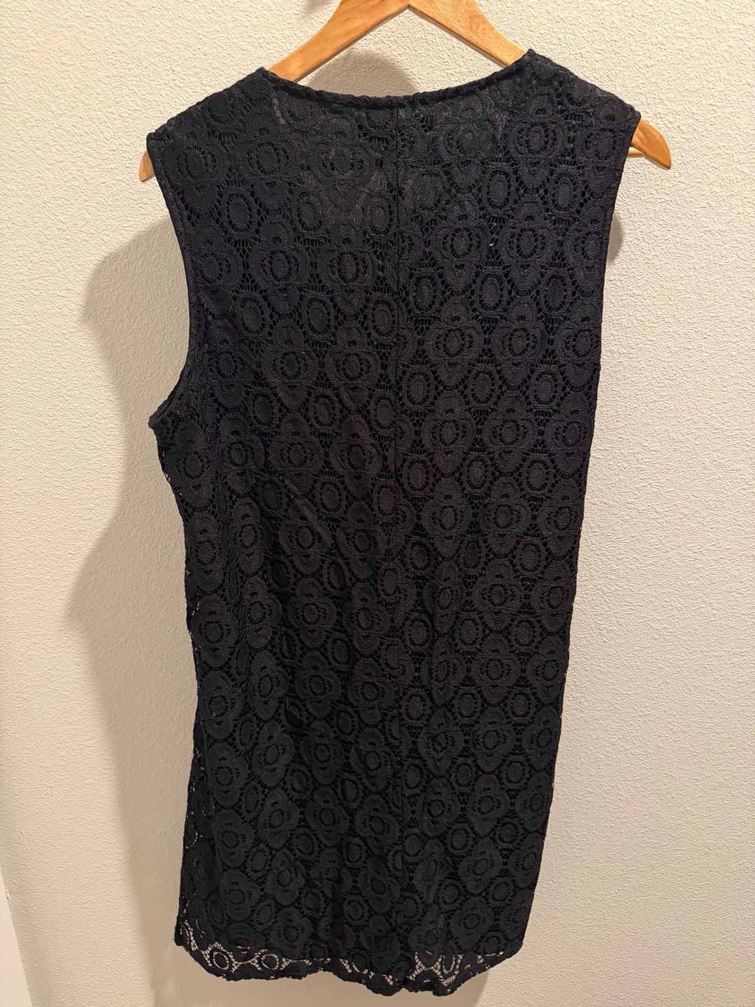 Apt. 9 Black Sleeveless Lace V-Neck Lined Shift Dress 4