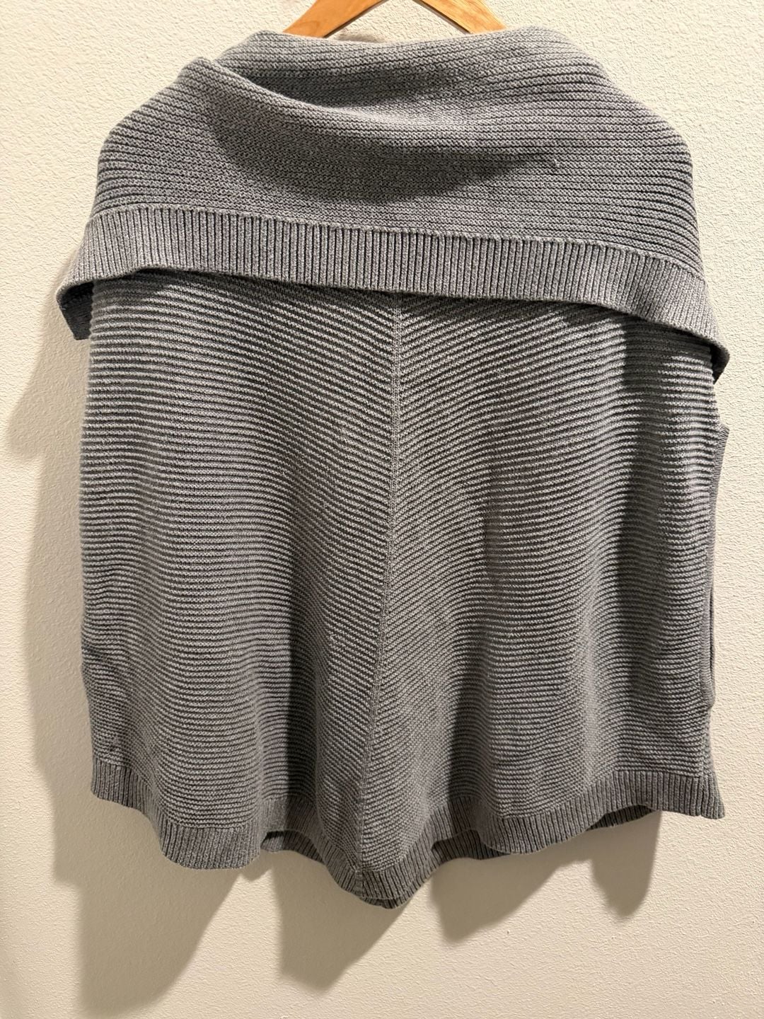 Banana Republic Grey Ribbed Knit Buttoned Poncho Cape Sweater 6