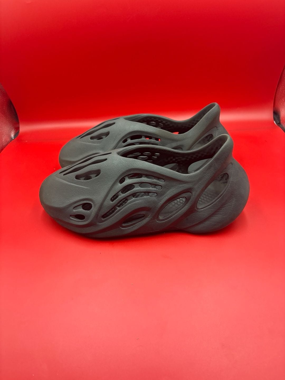 Adidas Yeezy Foam RNNR Onyx 2