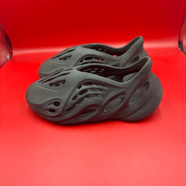 Adidas Yeezy Foam RNNR Onyx