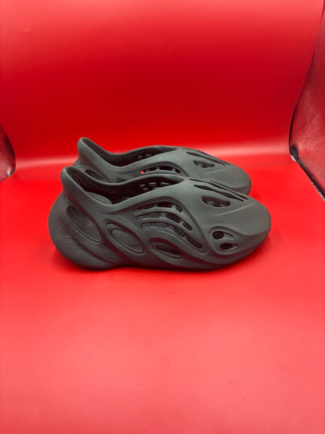 Adidas Yeezy Foam RNNR Onyx 4