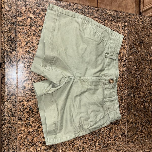 LOFT The Washed Twill Short 4 Inch Inseam Green Chino Shorts Size 2
