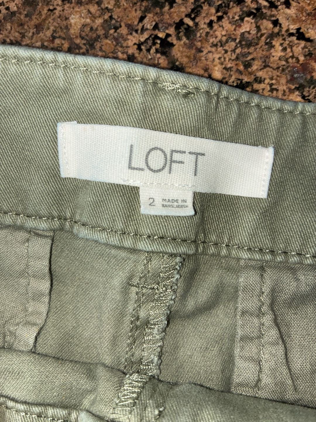 LOFT The Washed Twill Short 4 Inch Inseam Green Chino Shorts Size 2 3