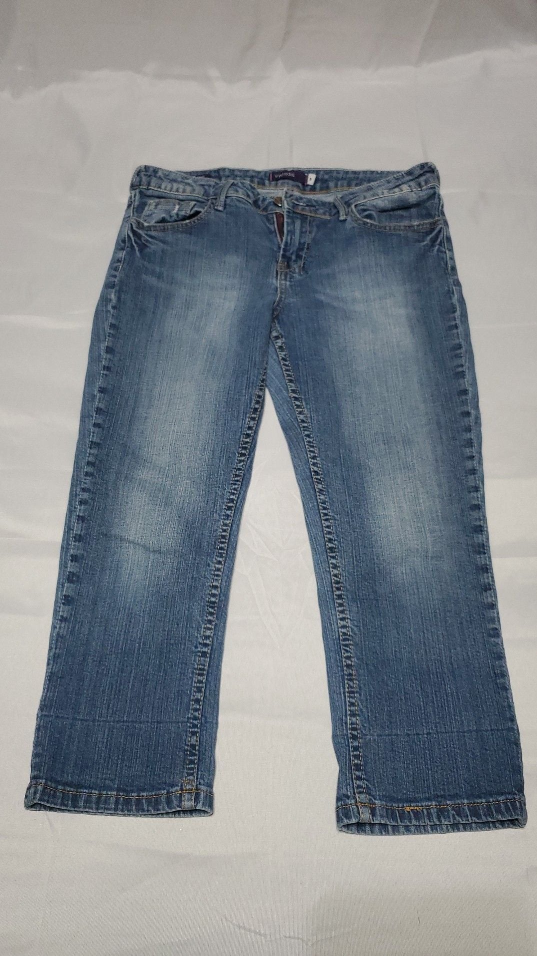 Vigoss Capri Jeans Size 5 Studded V Pockets Medium Wash 2