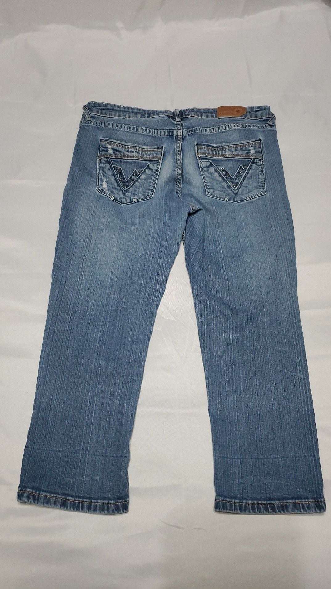 Vigoss Capri Jeans Size 5 Studded V Pockets Medium Wash 6