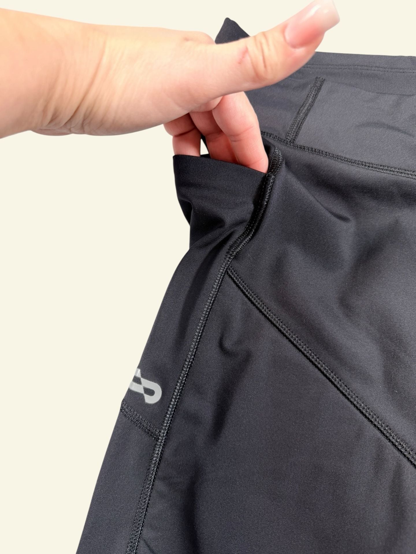 OROS Women's Explorer Leggings w Solarcore Insulation in Black Sz M Lux Gorpcore 6