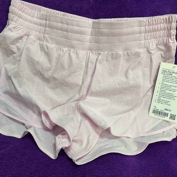 lululemon Hotty Hot High-Rise Short 2.5" Lined in Pink Peony