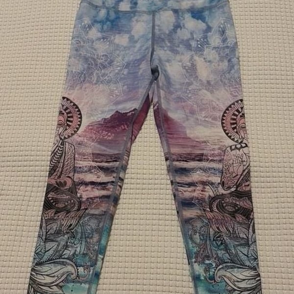 Evolution and Creation EVCR Goddess Dreamscape High Waist Cropped Leggings