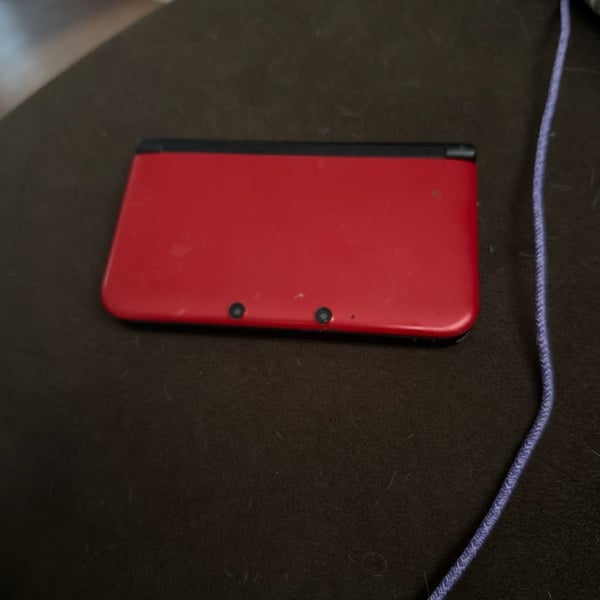 Nintendo 3DS XL Handheld Console - Red / Black