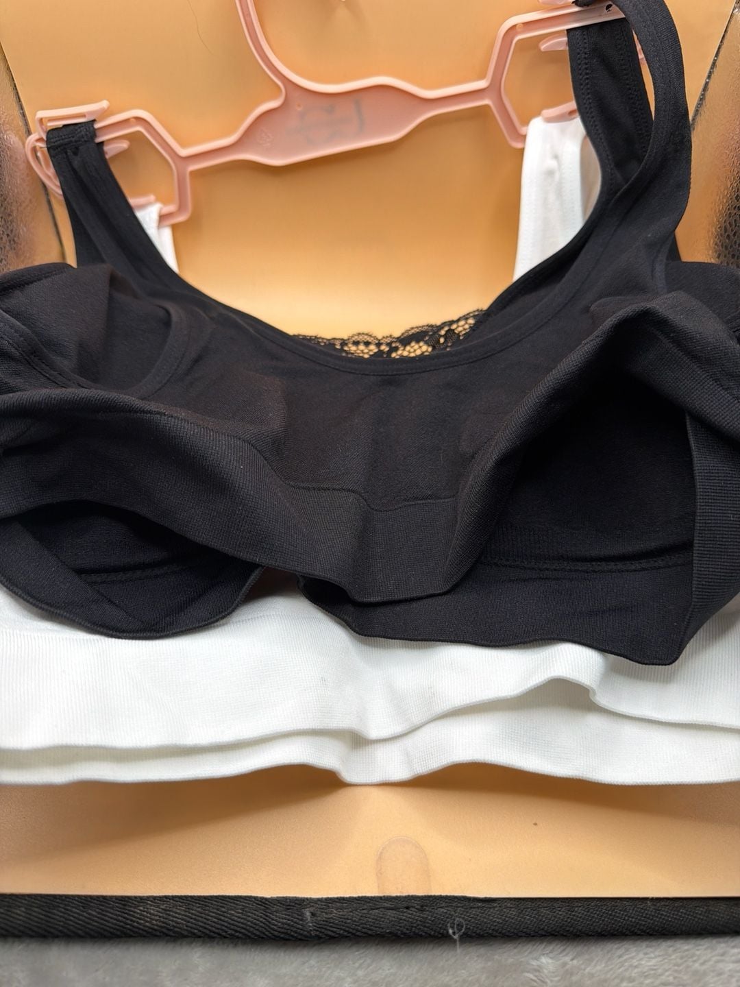 Under Control Seamless Bra 2-Pack Value Pack White and Black Laced Back Size XL 5