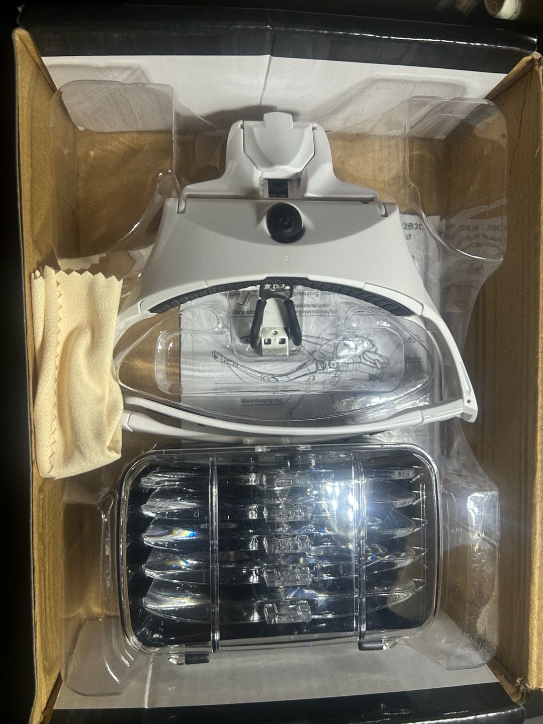 Rechargeable LED Eyeglasses Bracket/Interchangeable Magnifier with 5 Lenses 2