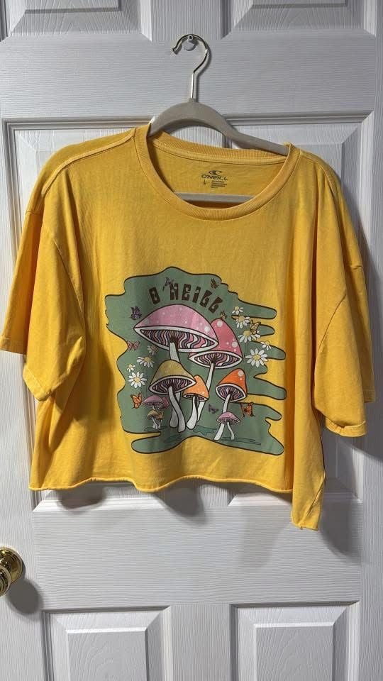 O'Neill Women's Little Wings Mushroom Graphic Boxy Crop T-Shirt 3