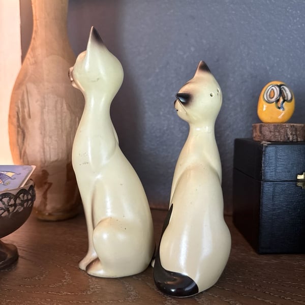 Vintage Siamese, cat large  salt and pepper shakers