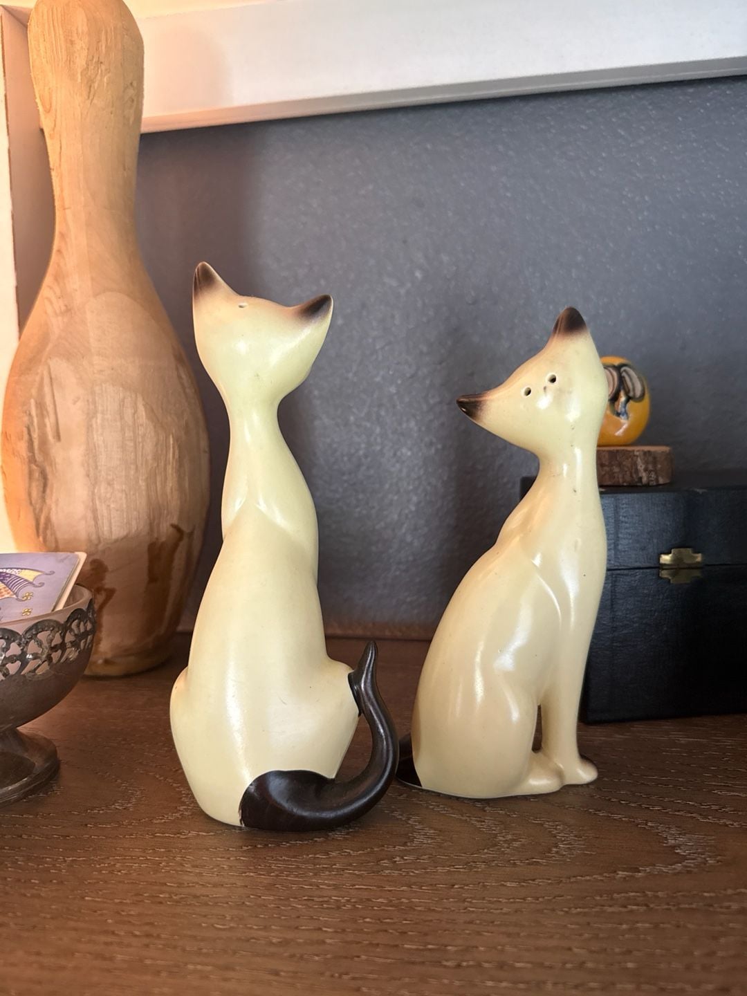 Vintage Siamese, cat large salt and pepper shakers 2