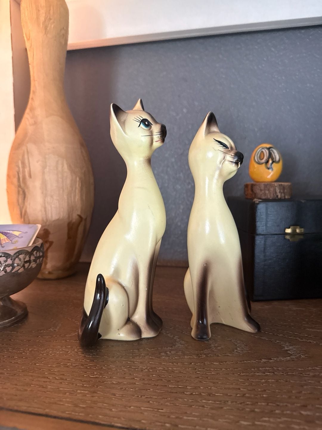 Vintage Siamese, cat large salt and pepper shakers 3