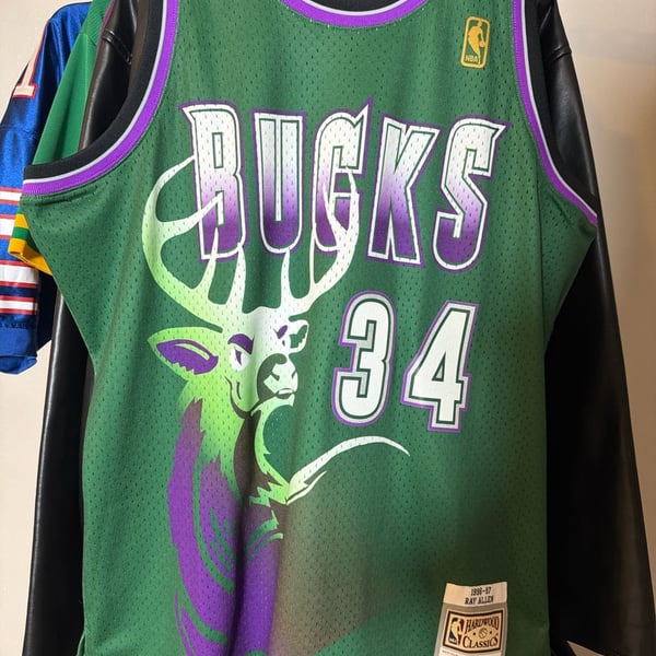 Mitchell & Ness Milwaukee Bucks Ray Allen 1996-97 Hardwood Classics Swingman Jersey
