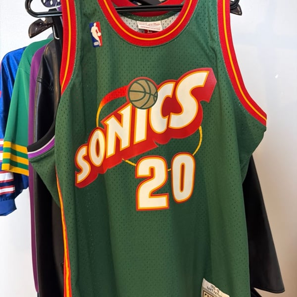 Mitchell & Ness Seattle SuperSonics 1995-96 Gary Payton Hardwood Classics Swingman Jersey