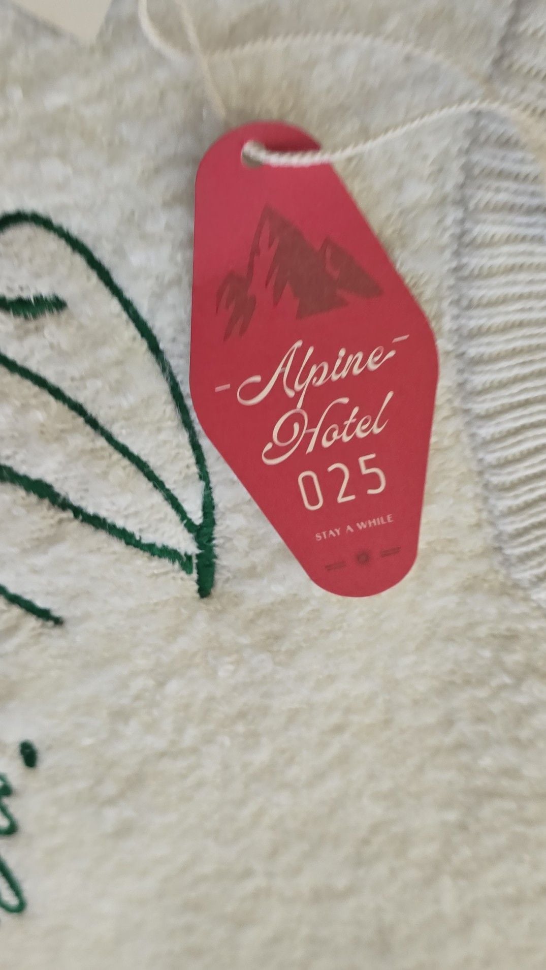 Universal Thread Alpine Hotel Top of the World Fuzzy Pullover Sweater 5